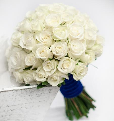 Свадебный букет невесты с белыми розами №281
